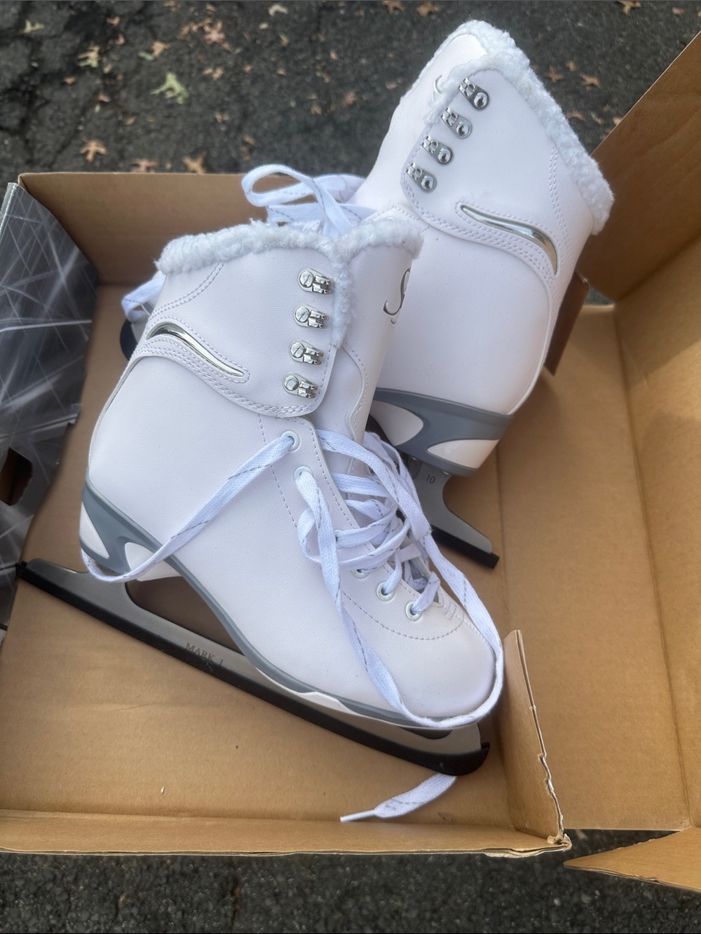 JACKSON White Women's Lace-Up Winter Ice Skates Size 7 Soft Kate by Jackson